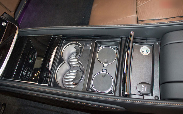 Cận cảnh Mercedes-Maybach S450 2018 - Sedan siêu sang giá 7,219 tỷ đồng